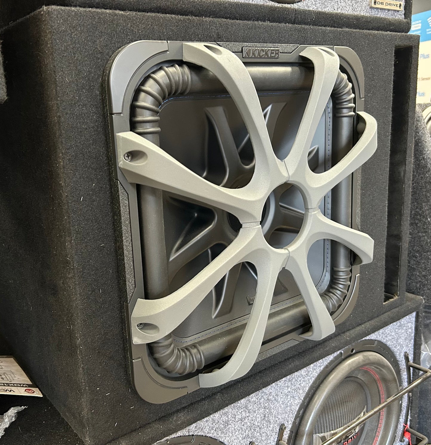 Kicker 15" Solo-Baric L7 Dual 2 Ohm with Grille and Ported Subwoofer Enclosure | PICKUP ONLY | USED