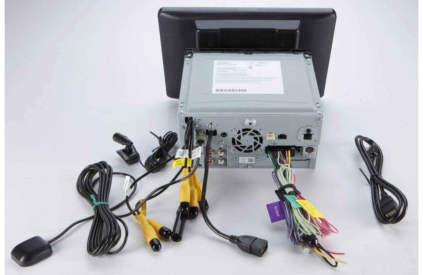 Car stereo system with connected cables