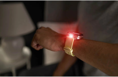 Garmin Venu 4 GPS Smartwatch 41 mm (Lunar gold with bone silicone band)