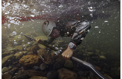 Garmin fenix 8 Pro 47 mm AMOLED (Carbon gray DLC titanium with black/pebble gray silicone band)