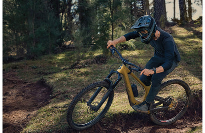 Garmin fenix 8 Pro 51 mm AMOLED (Sapphire, carbon gray DLC titanium with black/pebble gray silicone band)