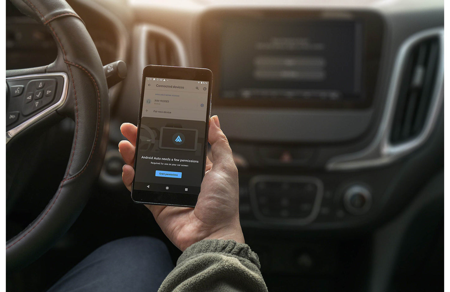 Sony XAV-AX4000 | 6.95” (17.6 cm) Wireless CarPlay/ Android Auto Media Receiver