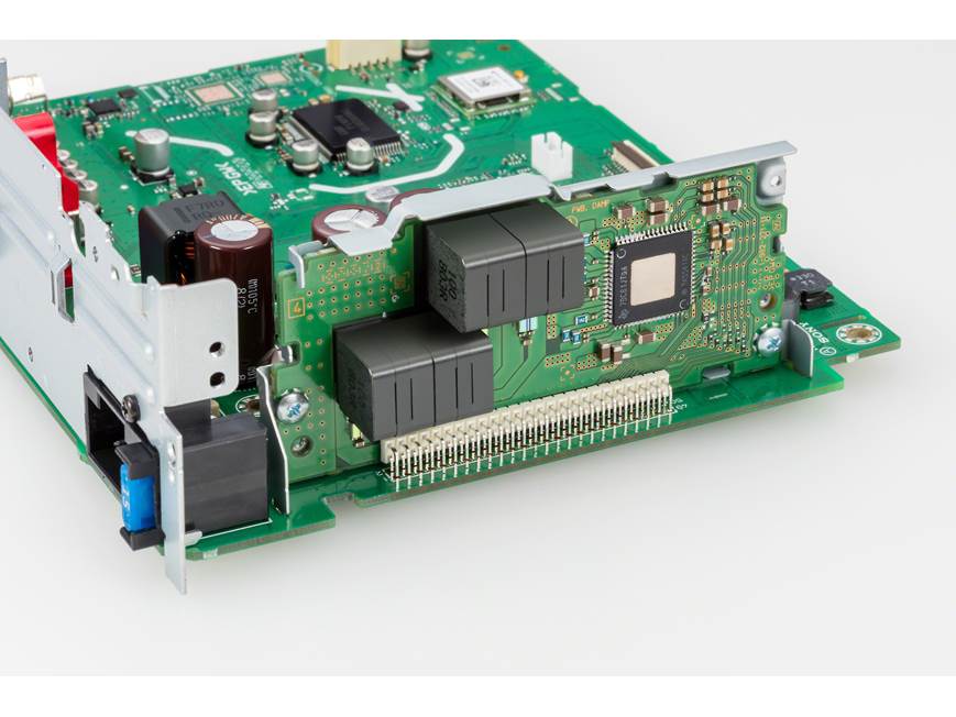 https://images.crutchfieldonline.com/ImageHandler/trim/869/652/products/2019/29/158/g158XAV7000-o_other4.jpg