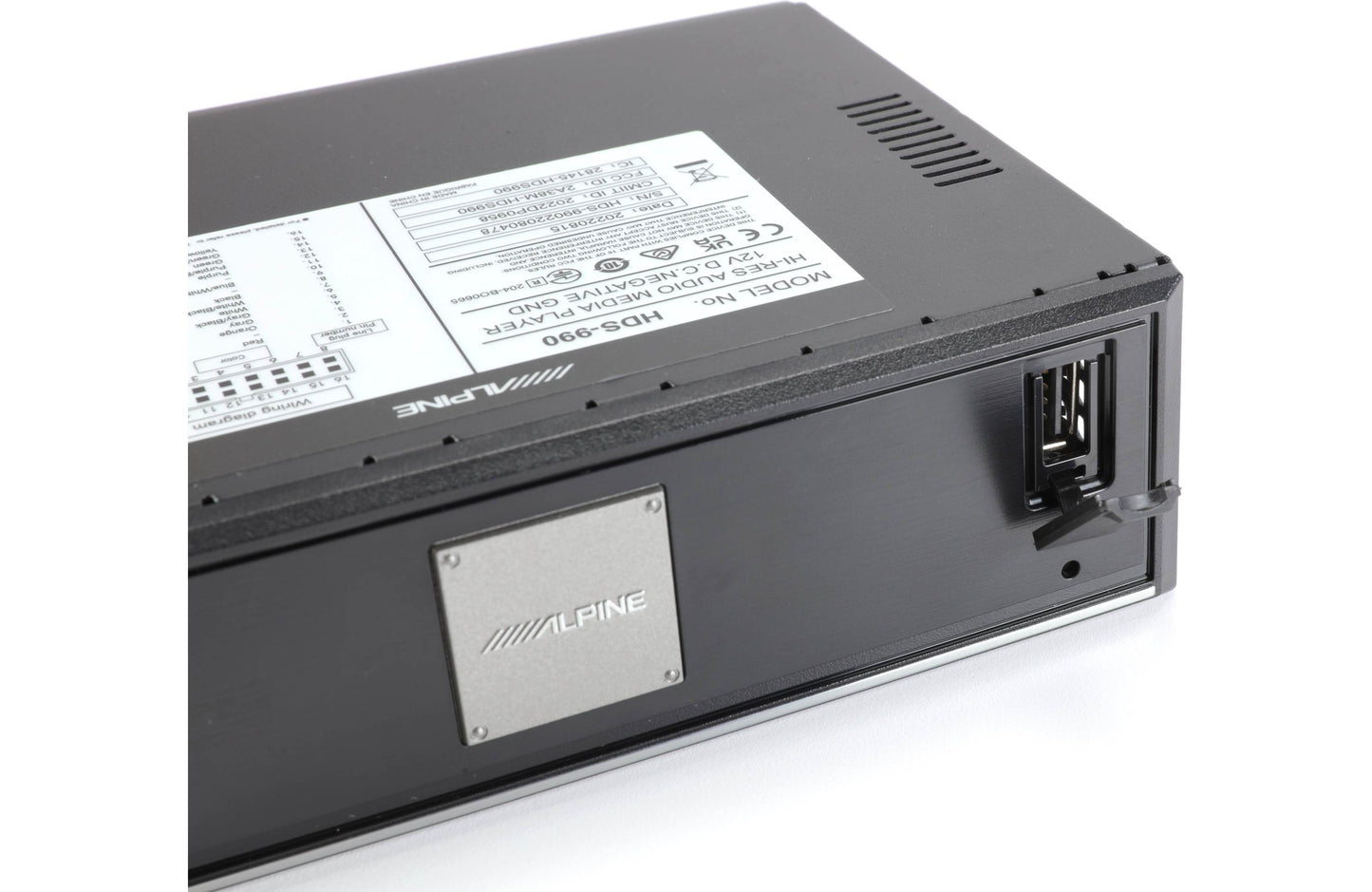 alpine-amplifier-side-panel-ports