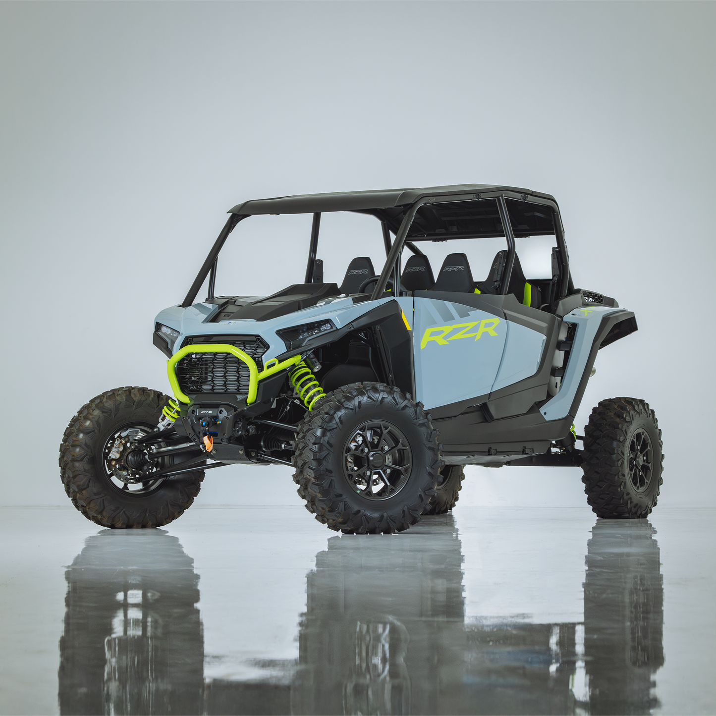 https://rockfordfosgate.com/static/media/filer_public/af/cd/afcd482a-f82a-48fc-8e71-ed71ce2397f6/rzr24xp-stg1_lifestyle_1.png